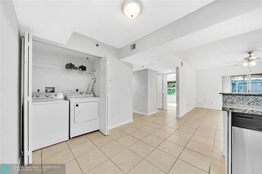 For Sale: $269,900 (2 beds, 2 baths, 1130 Square Feet)