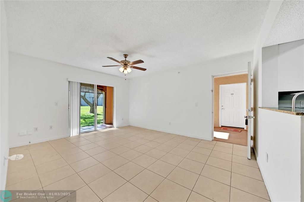 For Sale: $269,900 (2 beds, 2 baths, 1130 Square Feet)