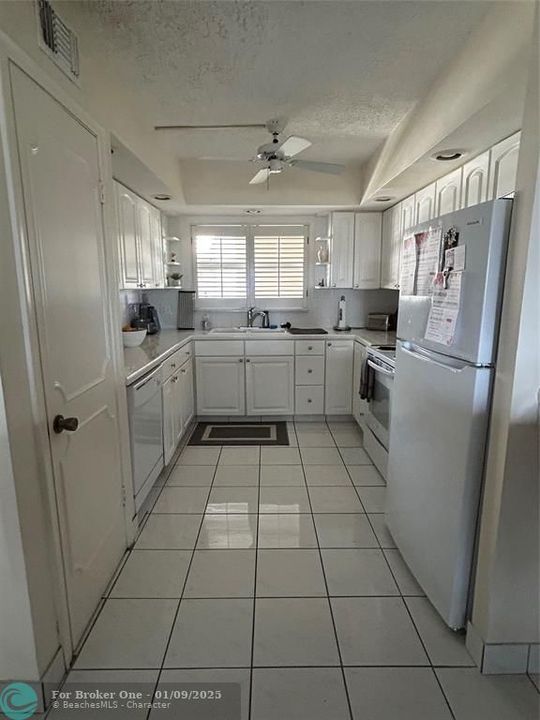 For Sale: $449,000 (2 beds, 2 baths, 1250 Square Feet)