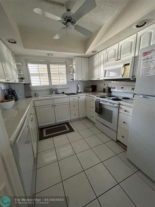 For Sale: $449,000 (2 beds, 2 baths, 1250 Square Feet)