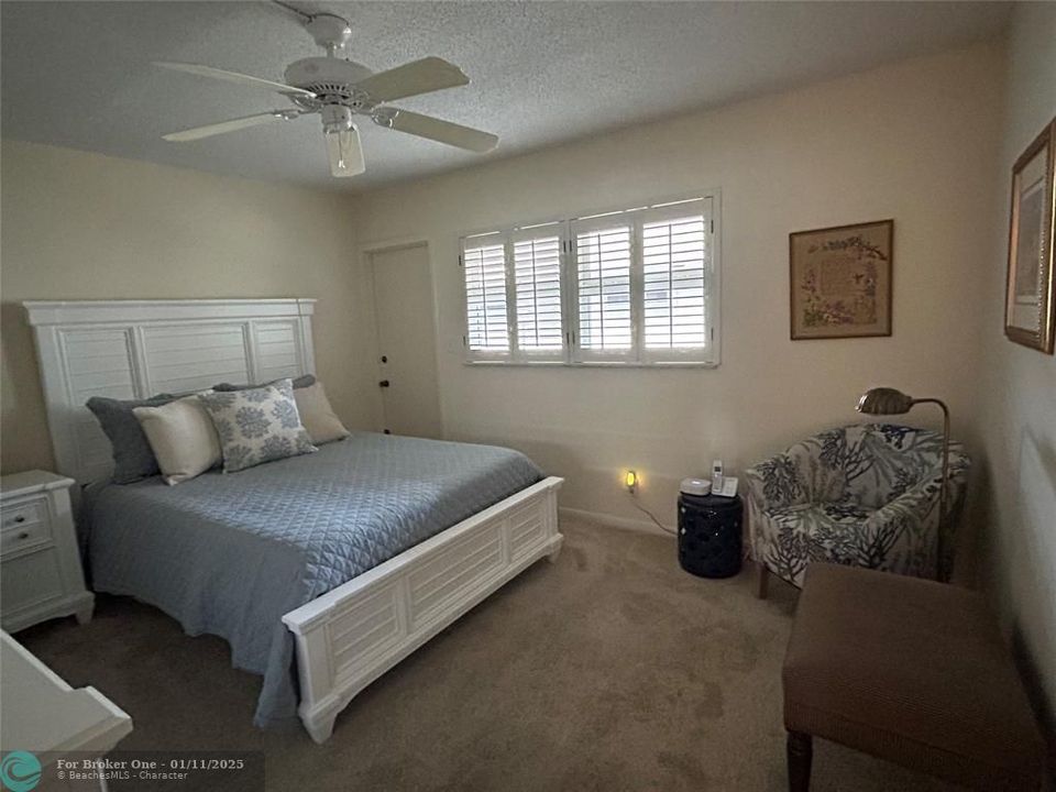 For Sale: $449,000 (2 beds, 2 baths, 1250 Square Feet)