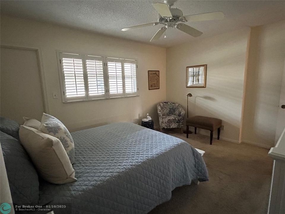 For Sale: $449,000 (2 beds, 2 baths, 1250 Square Feet)