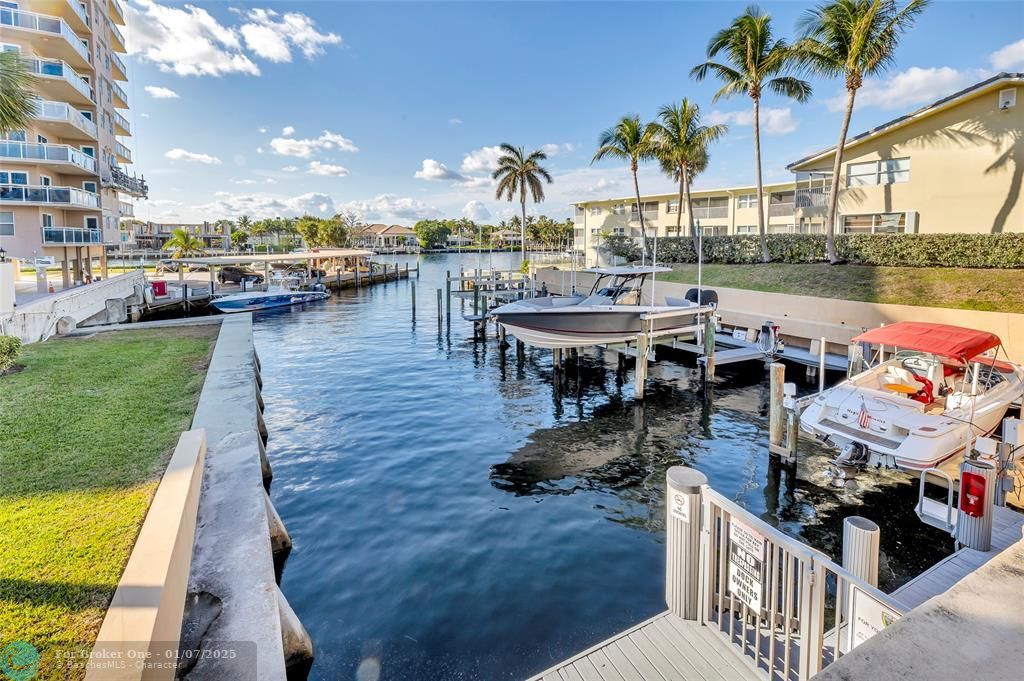 For Sale: $899,000 (2 beds, 2 baths, 1715 Square Feet)