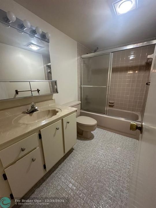 For Rent: $2,000 (2 beds, 2 baths, 1190 Square Feet)