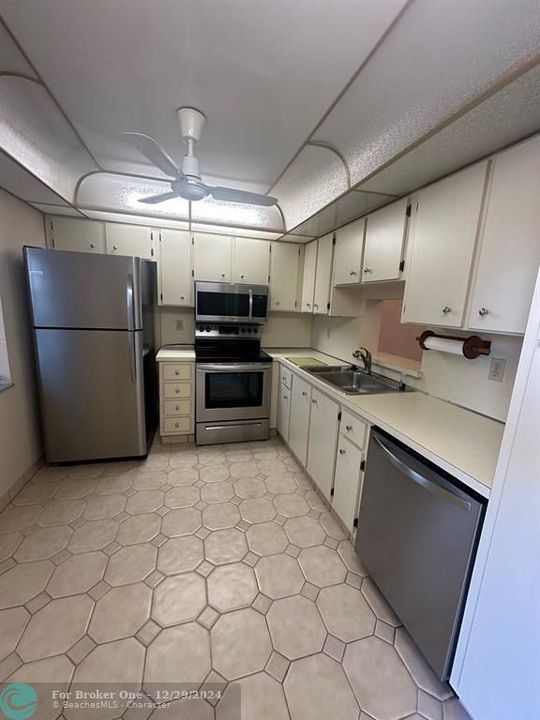 For Rent: $2,000 (2 beds, 2 baths, 1190 Square Feet)