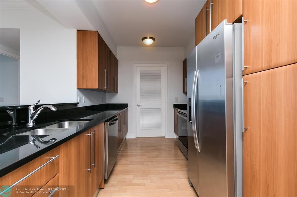 For Rent: $4,500 (2 beds, 2 baths, 1595 Square Feet)