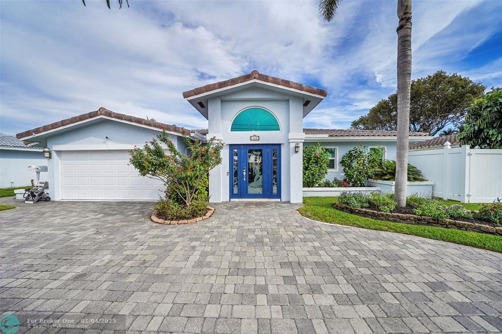 For Sale: $1,679,500 (3 beds, 2 baths, 2099 Square Feet)