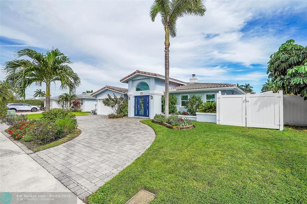 For Sale: $1,679,500 (3 beds, 2 baths, 2099 Square Feet)