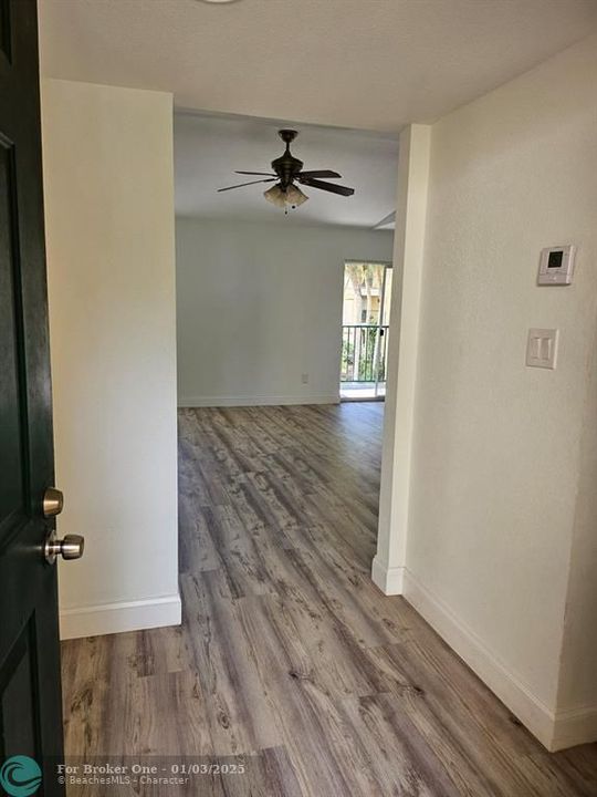 For Rent: $2,100 (2 beds, 2 baths, 1060 Square Feet)