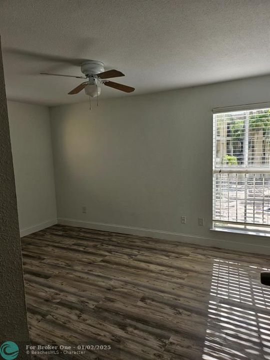 For Rent: $2,100 (2 beds, 2 baths, 1060 Square Feet)