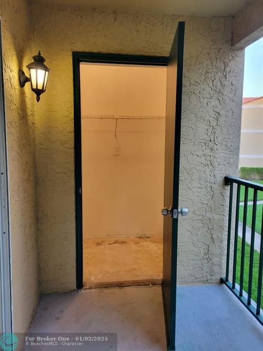 For Rent: $2,100 (2 beds, 2 baths, 1060 Square Feet)