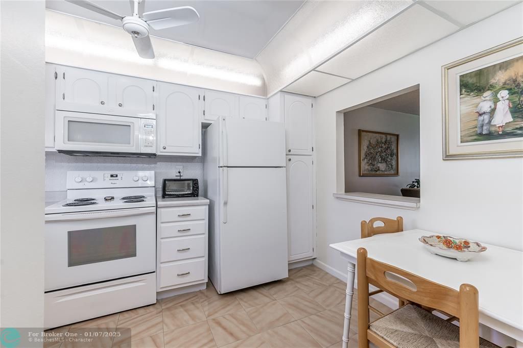 For Sale: $164,000 (2 beds, 2 baths, 1170 Square Feet)