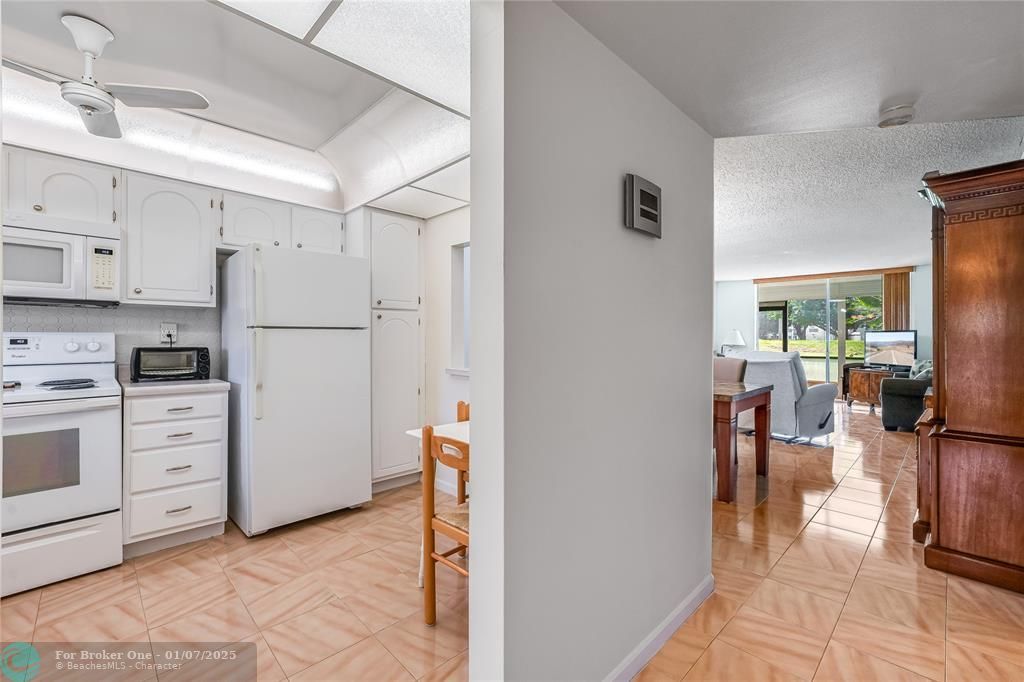 For Sale: $164,000 (2 beds, 2 baths, 1170 Square Feet)