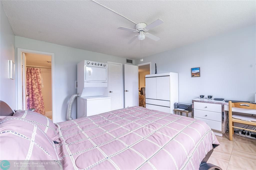 For Sale: $164,000 (2 beds, 2 baths, 1170 Square Feet)