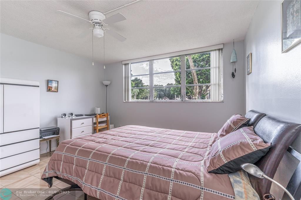 For Sale: $164,000 (2 beds, 2 baths, 1170 Square Feet)