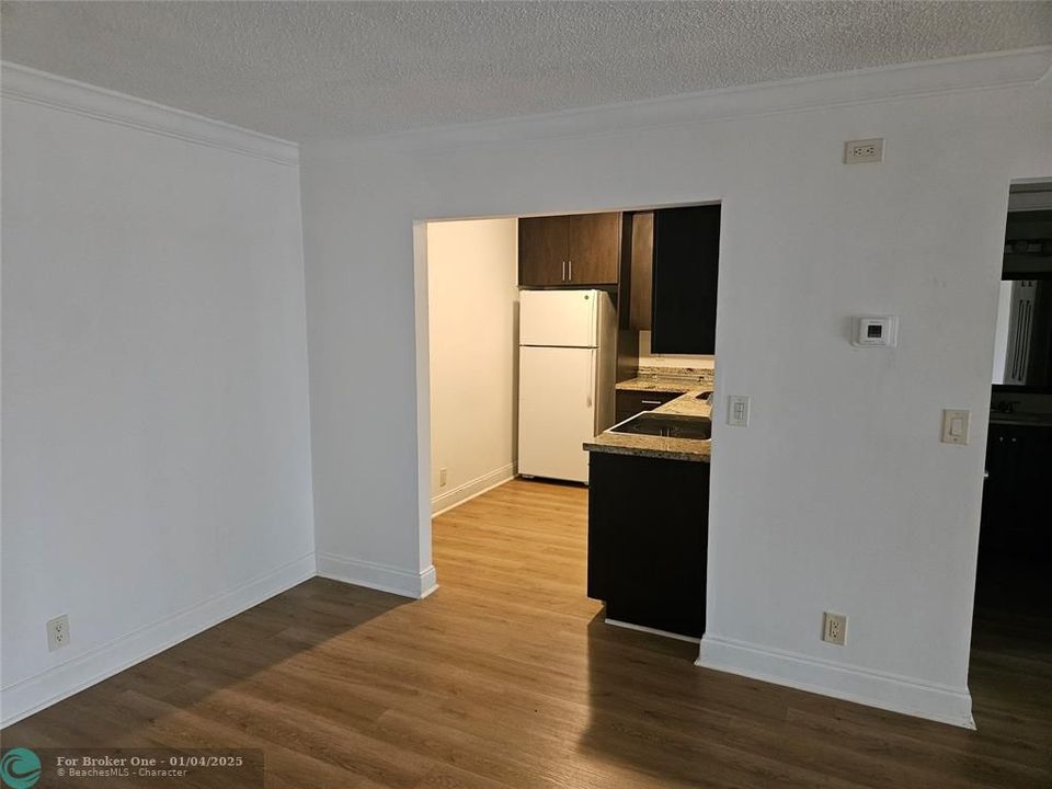 For Rent: $1,750 (1 beds, 1 baths, 800 Square Feet)