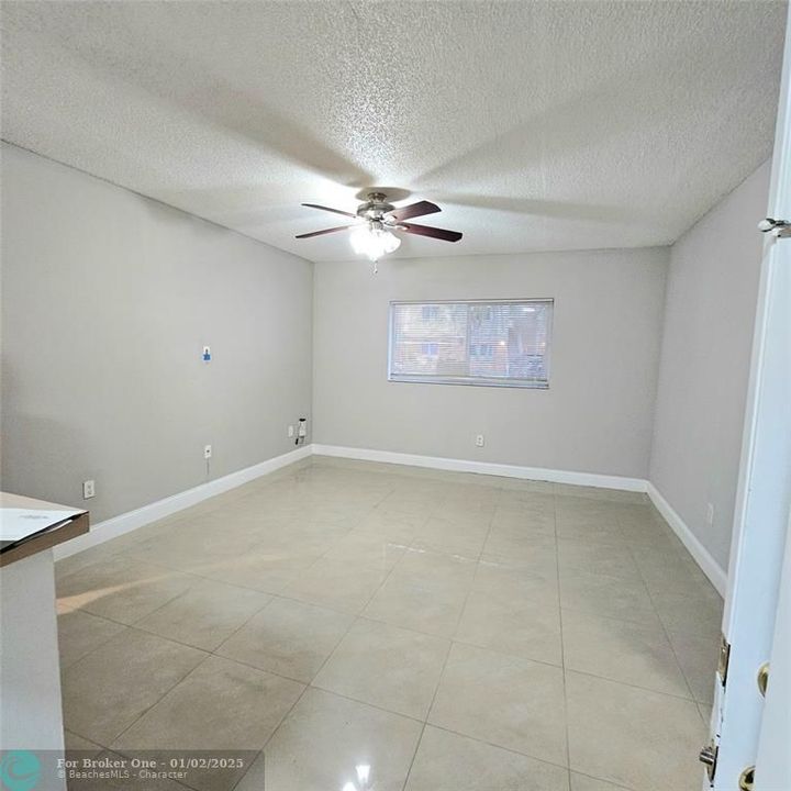 For Rent: $1,700 (1 beds, 1 baths, 659 Square Feet)