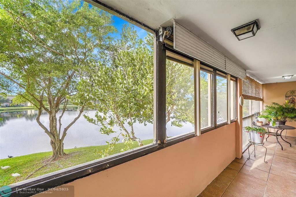 En Venta: $212,000 (2 camas, 2 baños, 1052 Pies cuadrados)