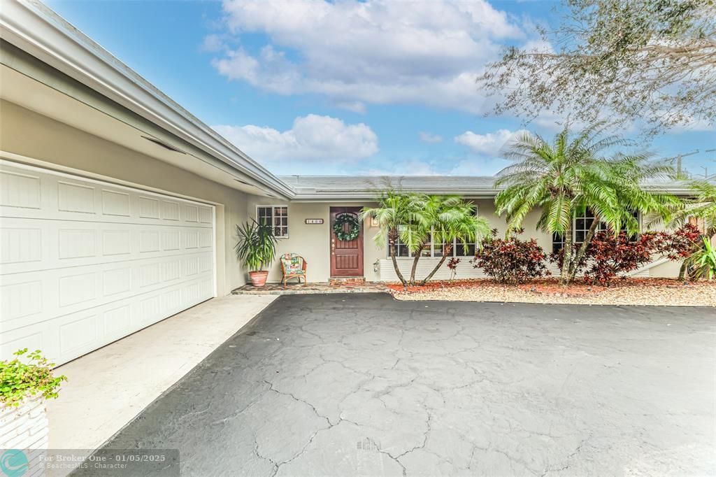 For Sale: $699,000 (3 beds, 2 baths, 1856 Square Feet)