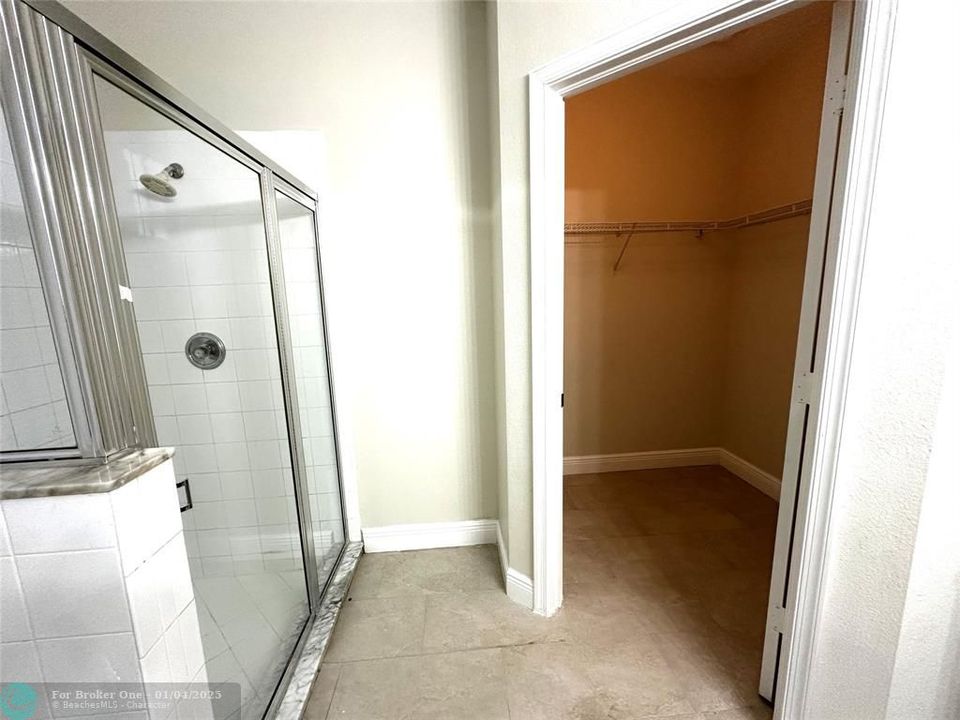 For Rent: $2,795 (4 beds, 2 baths, 1650 Square Feet)