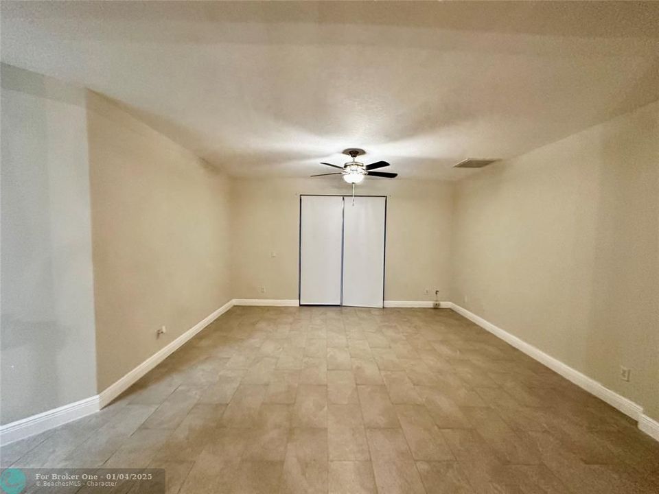 For Rent: $2,795 (4 beds, 2 baths, 1650 Square Feet)