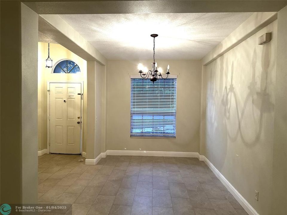 For Rent: $2,795 (4 beds, 2 baths, 1650 Square Feet)