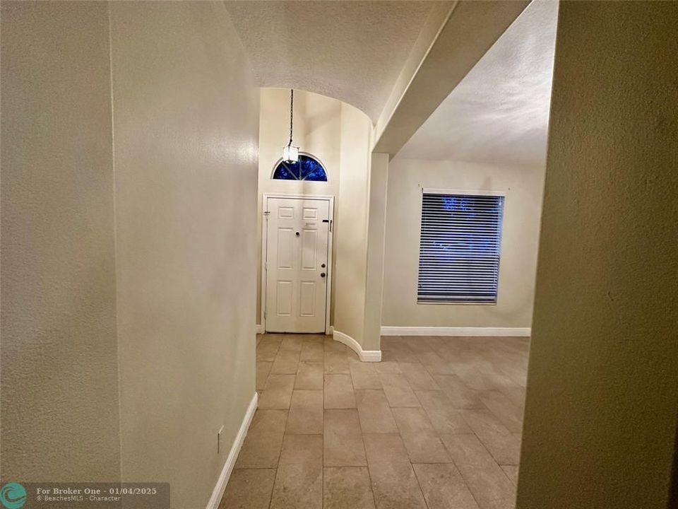 For Rent: $2,795 (4 beds, 2 baths, 1650 Square Feet)