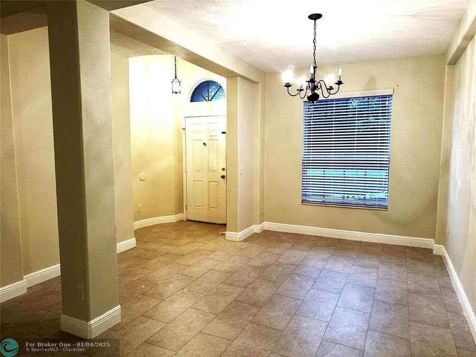 For Rent: $2,795 (4 beds, 2 baths, 1650 Square Feet)