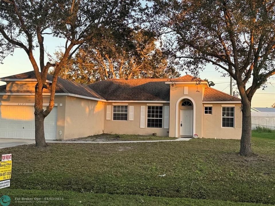 For Rent: $2,795 (4 beds, 2 baths, 1650 Square Feet)