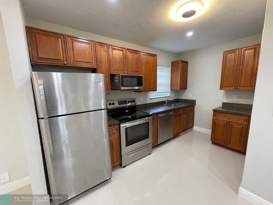 For Rent: $3,400 (3 beds, 2 baths, 1204 Square Feet)