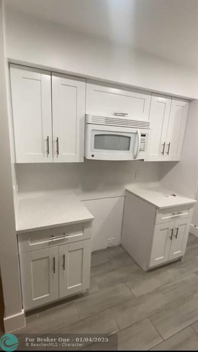 For Rent: $1,850 (1 beds, 1 baths, 768 Square Feet)