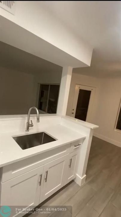 For Rent: $1,850 (1 beds, 1 baths, 768 Square Feet)