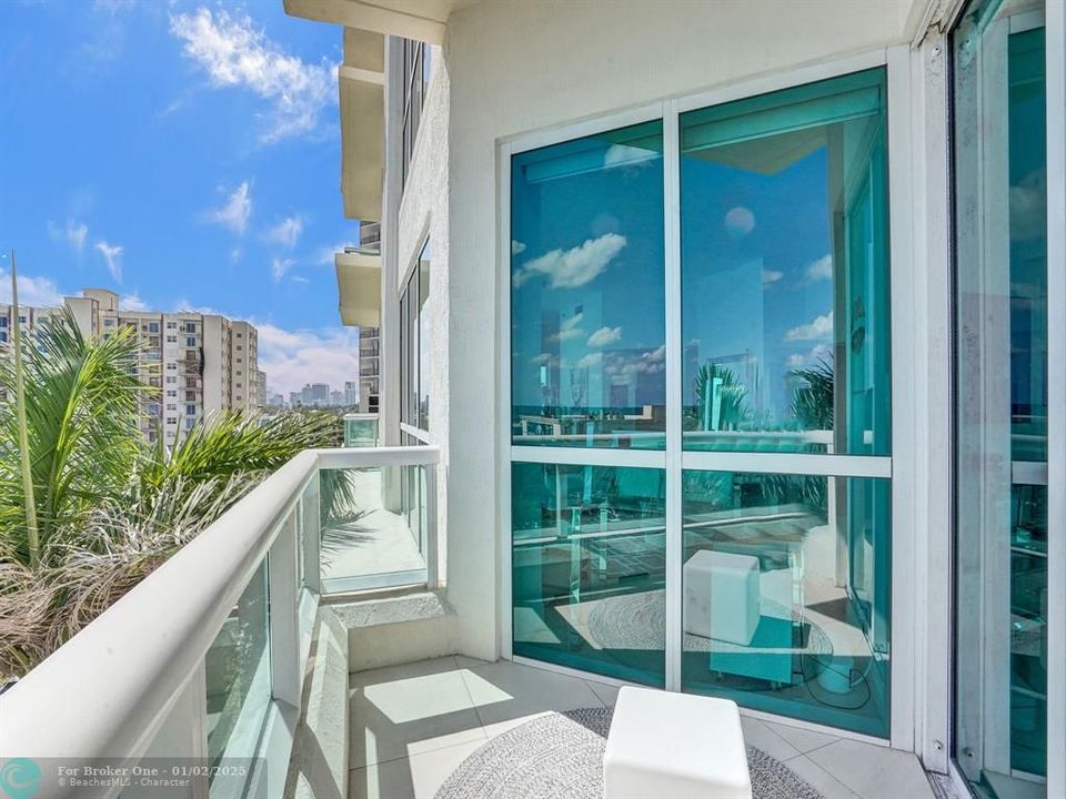 For Sale: $1,469,999 (2 beds, 2 baths, 1905 Square Feet)