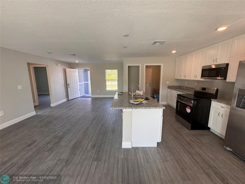 For Sale: $339,000 (4 beds, 2 baths, 1654 Square Feet)