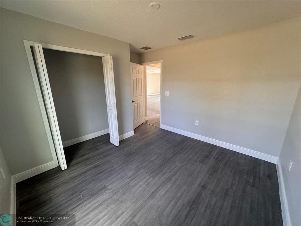 For Sale: $339,000 (4 beds, 2 baths, 1654 Square Feet)