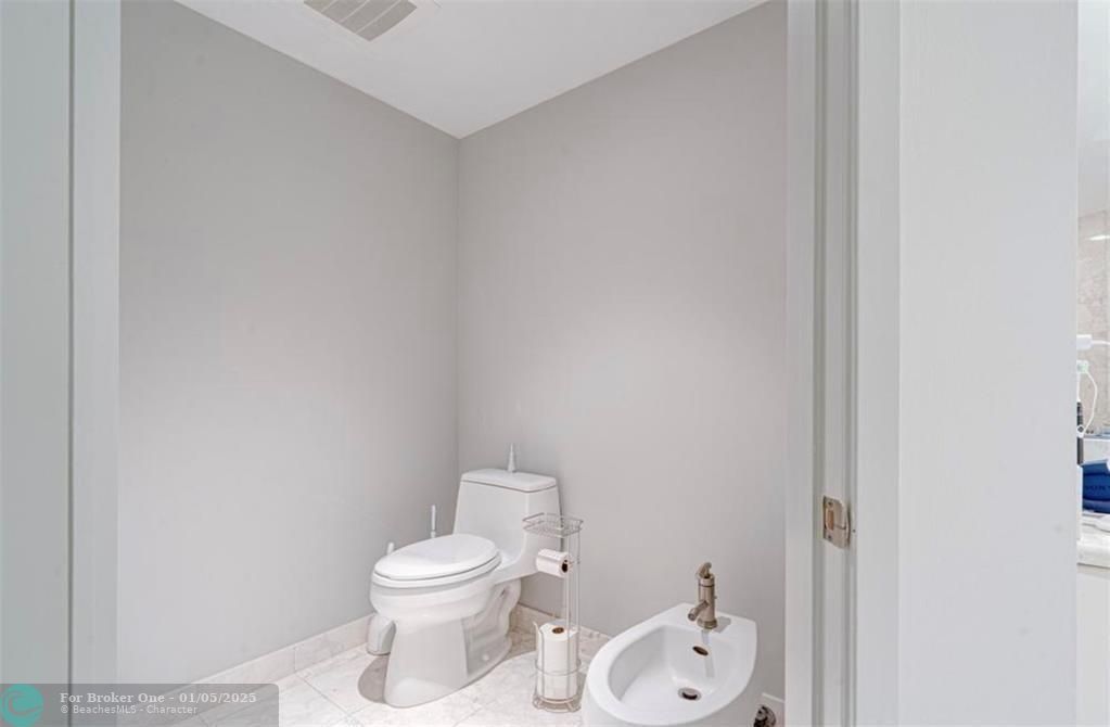 For Sale: $2,000,000 (2 beds, 2 baths, 1878 Square Feet)