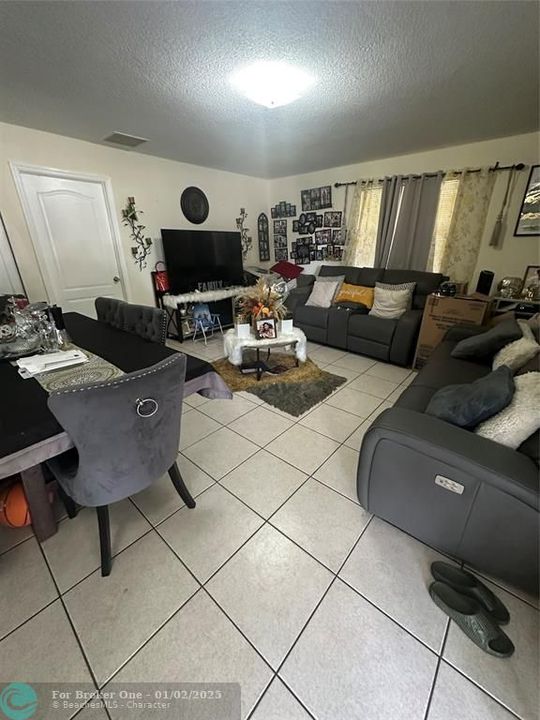 For Rent: $2,200 (2 beds, 1 baths, 2392 Square Feet)