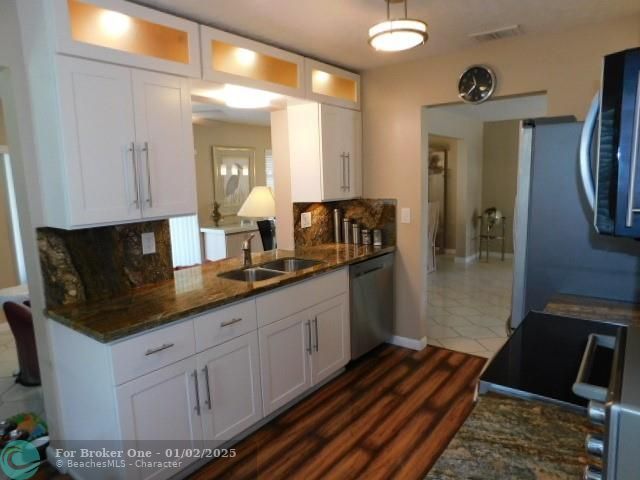 For Rent: $2,700 (2 beds, 2 baths, 1398 Square Feet)