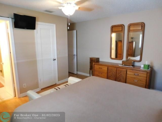 For Rent: $2,700 (2 beds, 2 baths, 1398 Square Feet)