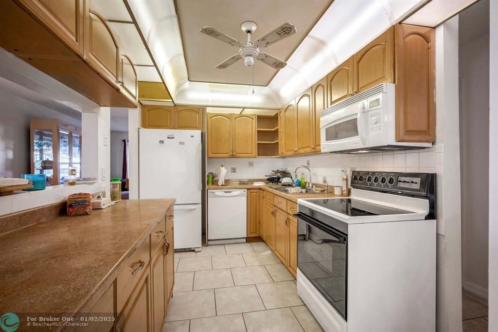 For Rent: $3,200 (2 beds, 2 baths, 1624 Square Feet)