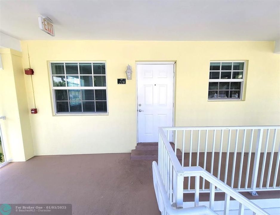 For Rent: $1,750 (2 beds, 1 baths, 607 Square Feet)