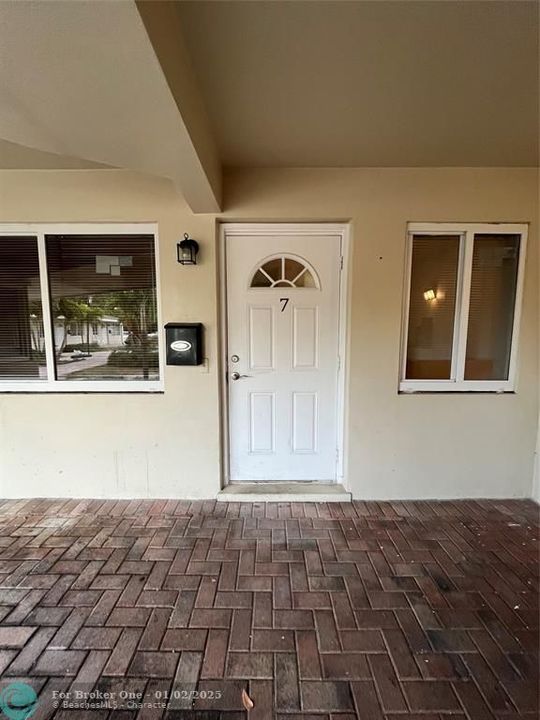 For Rent: $1,650 (1 beds, 1 baths, 550 Square Feet)