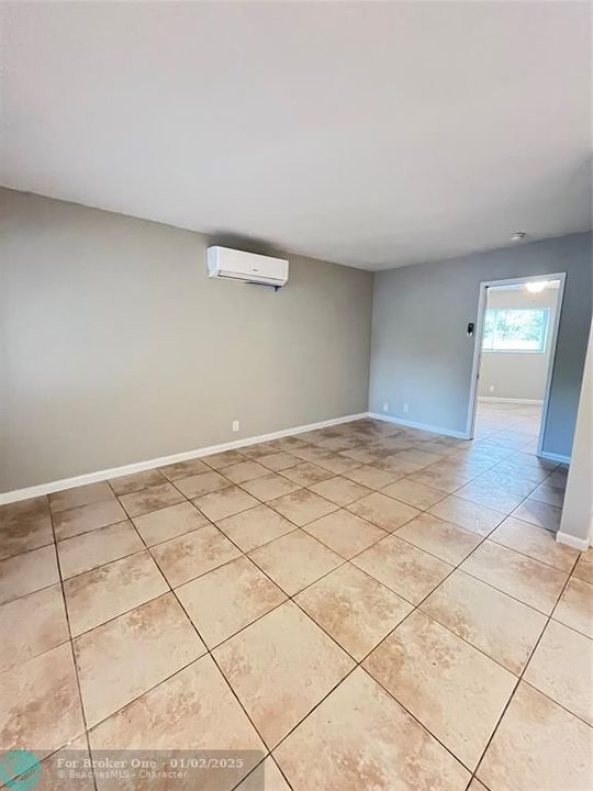 For Rent: $1,650 (1 beds, 1 baths, 550 Square Feet)