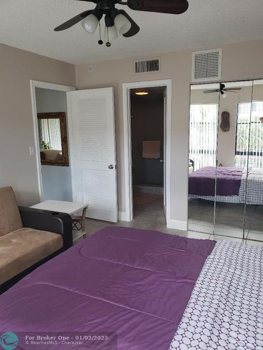 For Rent: $2,400 (1 beds, 1 baths, 728 Square Feet)