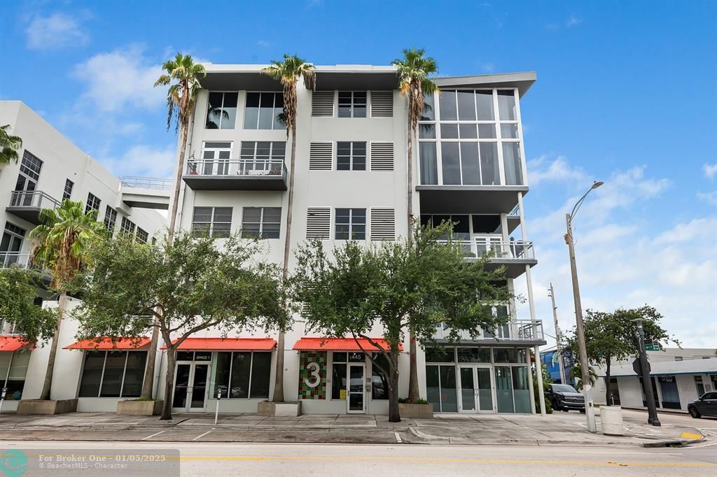 For Sale: $1,200,000 (2 beds, 2 baths, 1966 Square Feet)