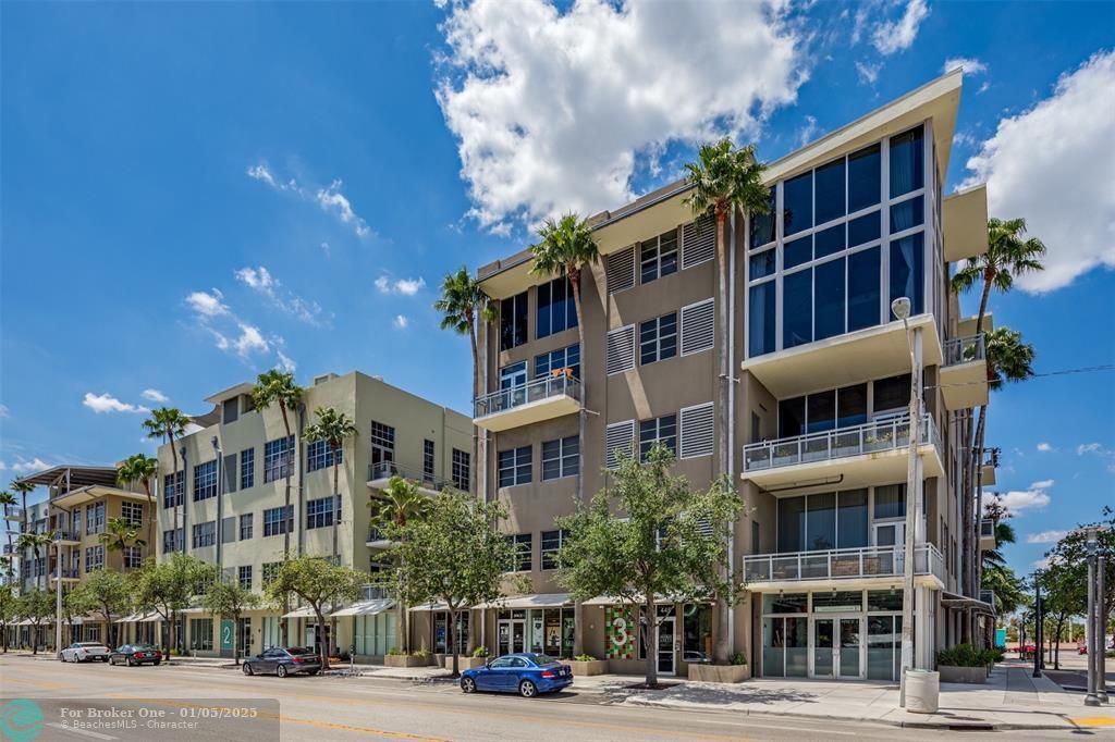 For Sale: $1,200,000 (2 beds, 2 baths, 1966 Square Feet)