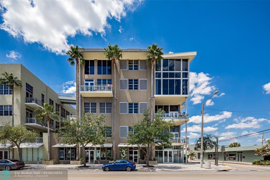 For Sale: $1,200,000 (2 beds, 2 baths, 1966 Square Feet)