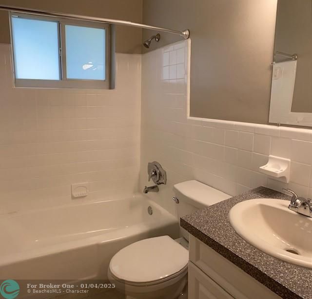 For Sale: $2,100 (2 beds, 2 baths, 1048 Square Feet)