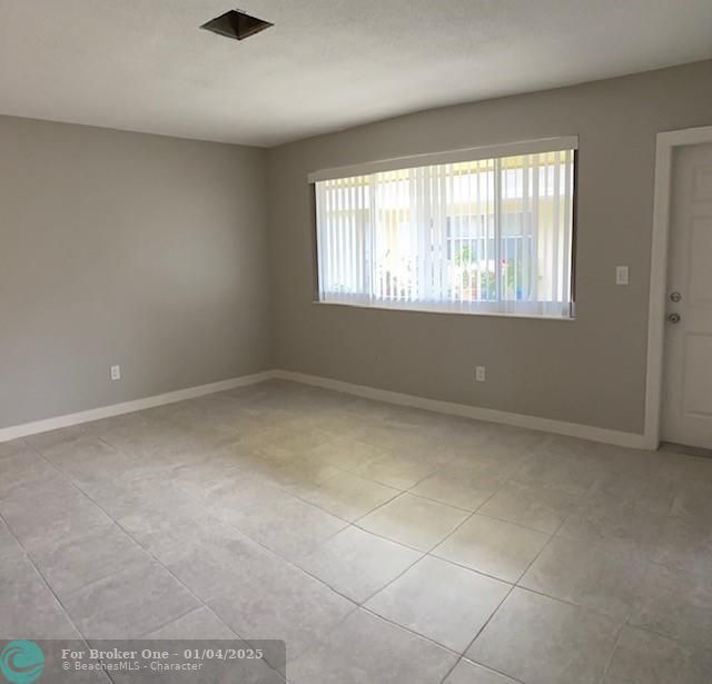 For Sale: $2,100 (2 beds, 2 baths, 1048 Square Feet)