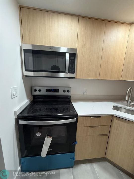 For Rent: $1,600 (1 beds, 1 baths, 400 Square Feet)